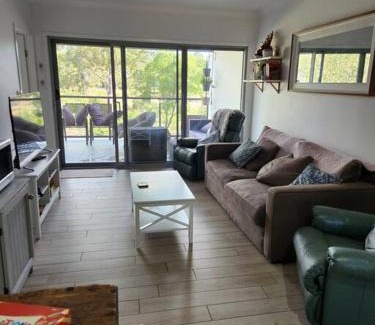 Petrie Apartment | A quiet unit overlooking a reserve