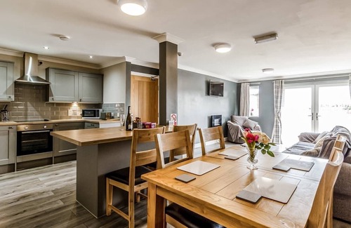 Crimdon Cottage | A quirky pod with one double and shower room.
