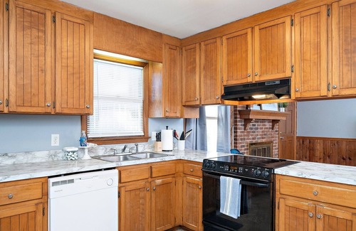 Northeast Raleigh House | A Raleigh Getaway: The Ultimate Family Oasis! Pet-Friendly & 15 Mins to DWNTN