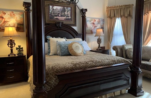 Cliftondale House | A Rare Gem. ! Perfect Getaway !20 Min Frm Airport. Luxury home, 6 bedrooms