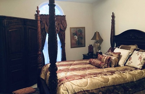 Cliftondale House | A Rare Gem. ! Perfect Getaway !20 Min Frm Airport. Luxury home, 6 bedrooms