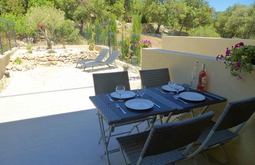 Duilhac-sous-Peyrepertuse Cottage | A recent comfortable cottage with exceptional views of the Cathar castles