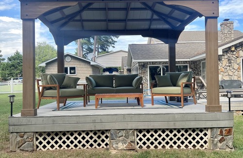 Boydton House | A recent cancellation has made the week of LABOR DAY WEEKEND 2025 NOW AVAILABLE!