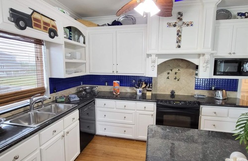 Isla Del Sol House | A Reel Good Spot! Spacious 5 bdrm/king beds/bunk