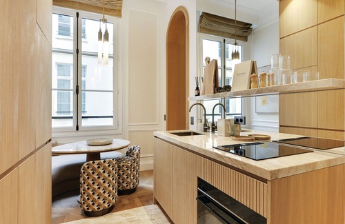 Paris City Center Apartment | A Refined 2-BR/2BA with Services in Louvre - Saint-Honoré