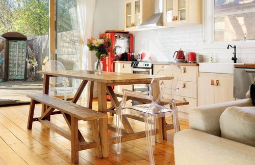 Hepburn Springs House | A Relaxing Retreat- easy walk to Hepburn. 5GWIFI&NETFLIX