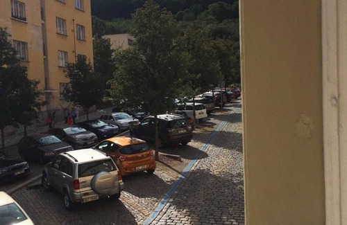 Mala Strana Condo | A renovated old-fashioned apartment full of light 5 min from the Charles Bridge.