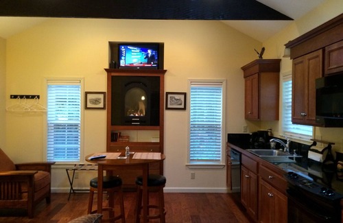 Trinidad Cottage | A Romantic Getaway in a serene setting is close to State and National Parks