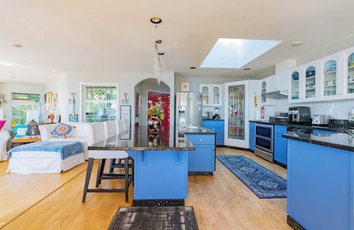 Halfmoon Bay House | A's on the Bay - Family Retreat