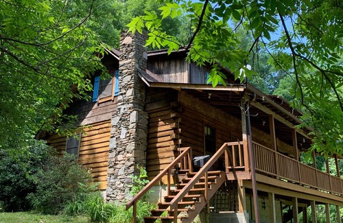 Saluda House | A sanctuary for river & mountain lovers alike