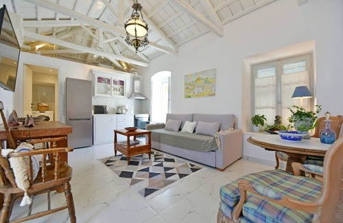 idhra House | A Sea-licious Vacation - Chic & Style in Hydra