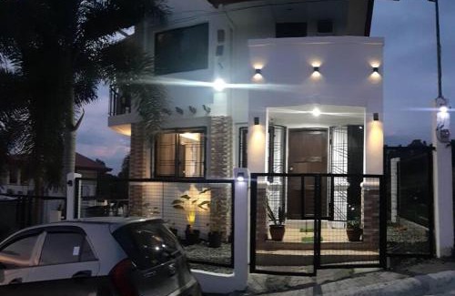 Davao House | A sea view 3 bedroom beach vacation home