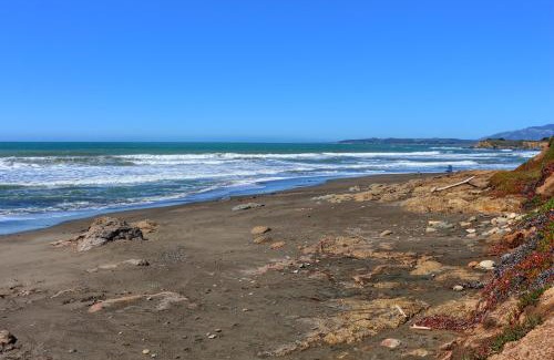 San Simeon House | A Seaside Escape