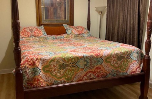 Eufaula Bed & Breakfast | A Secluded Dock On A Private Portion Of Lake Eufaula, In Beautiful Eufaula, AL.