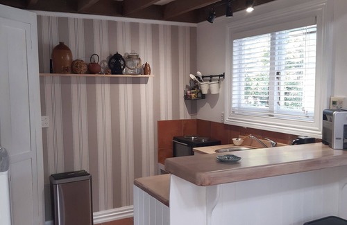 Onehunga Bed & Breakfast | A Self-contained boutique B&B offering privacy and character.