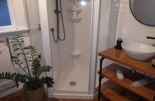 Onehunga Bed & Breakfast | A Self-contained boutique B&B offering privacy and character.
