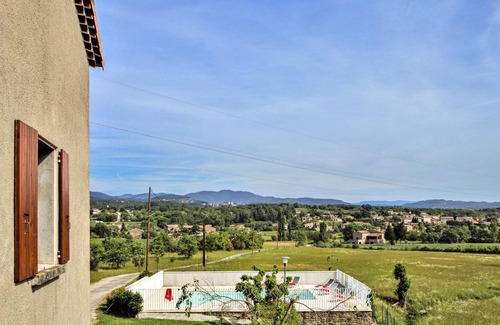 Laurac-en-Vivarais House | A semi-detached house attached to a farmhouse and opening onto a beautiful 1st floor terrace, with l