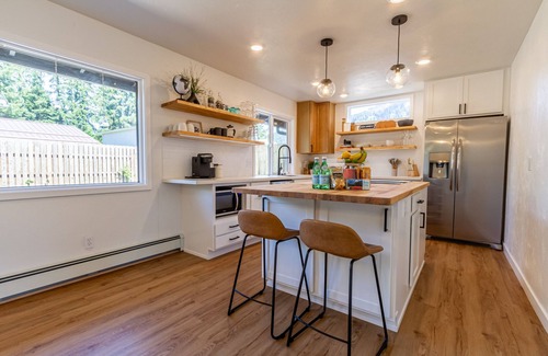 Mendenhaven House | A serene, blissful home w/a spacious backyard