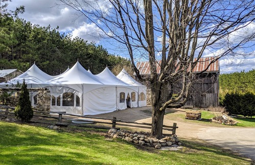 Mono House | A setting for a rustic wedding, family reunion or wellness retreat