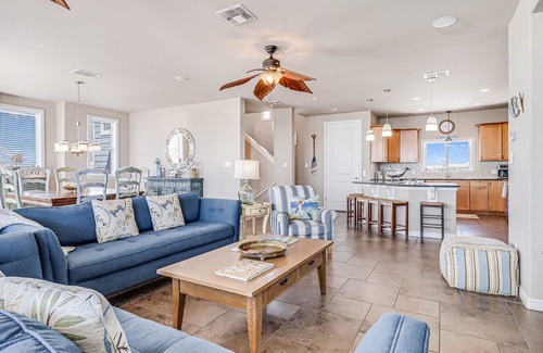 Port Aransas House | A Shore Thing - Overlooking Pool/Ocean Views to South/Bay View to North