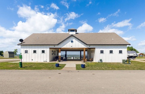 Kerens House | A Slice of RV Heaven- LOT