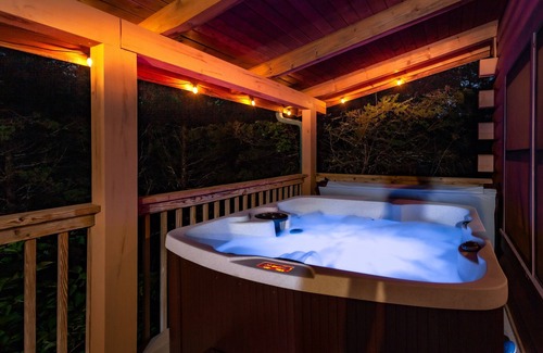 Sevierville Cabin | A Smoky Mountain Lake Cabin, Spacious Smoky Mountain Getaway, Free Tickets!