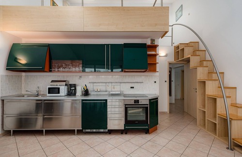 Monterol House | A spacious 3BR apartment near the beach BRANKA