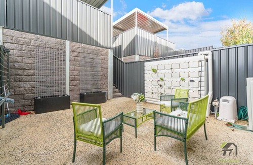 Woodforde House | A spacious and bright two-bedroom house in the Woodforde core area