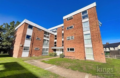Highlands Apartment | A spacious and cozy apartment close to the Town centre