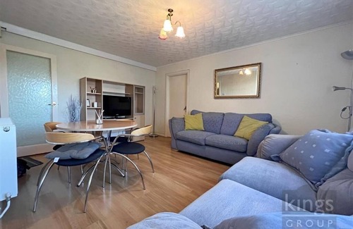 Highlands Apartment | A spacious and cozy apartment close to the Town centre