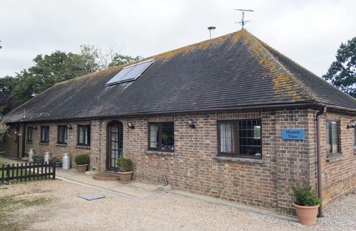 Chiddingly House | A spacious peaceful single-storey house within a private rural Wealden estate