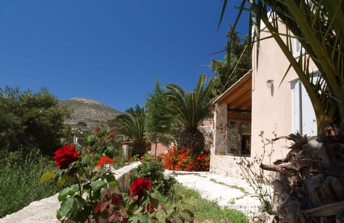 Syros Cottage | A spacious residence with unobstructed views.