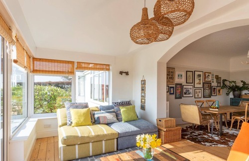 Burgh Island House | A spacious & stylish coastal house near Thurlestone with views!