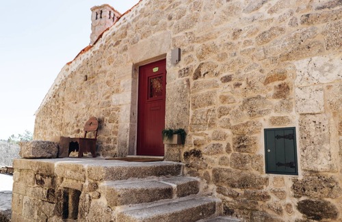 Sortelha Apartment | A spacious two-bedroom accommodation unit of 50 m2