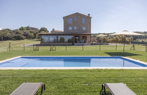 Sagas Cottage | A SPECTACULAR GLASS ROOM AND TWO UPPER FLOORS