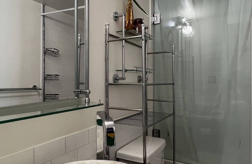 Vernon Apartment | A Stay In LA