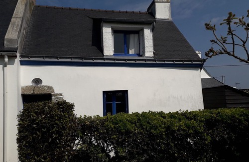 Groix House | A stone's throw from the sea
