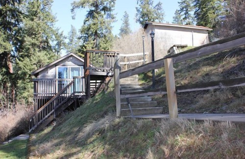 Coeur d'Alene Apartment | A Studio with a View above lake and Centennial Trail-Dock Access Included