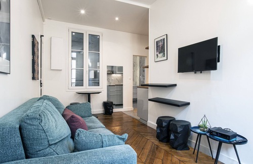 Les Halles Apartment | A Stunning 2-BR/2BA in Louvre-Rivoli