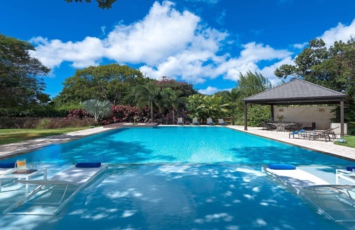 Sandy Lane Villa | A Stunning 4 Bedroom Sandy Lane Villa With A Large Pool & Close To The Beach.