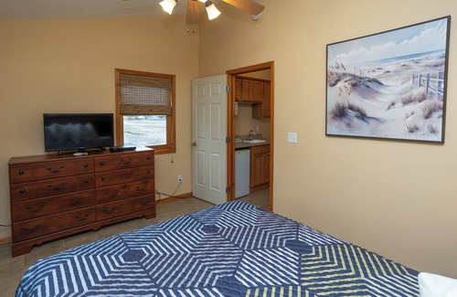 Michigan City Hotel | A Suite Place .5 mi from Beach