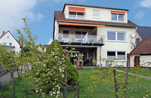 Klingenmuenster Apartment | A sunny spot below Landeck Castle in the middle of the vineyards