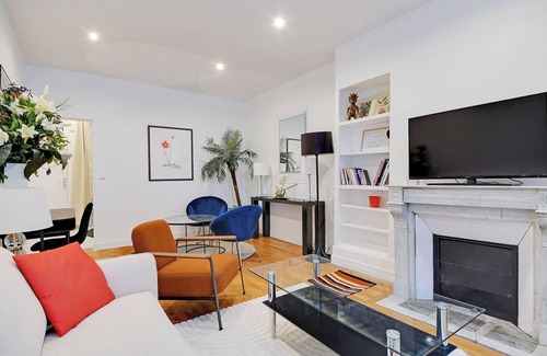 Saint-Thomas-d'Aquin Apartment | A Superb 1-BR in Saint-Germain-des-Près