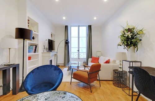Saint-Thomas-d'Aquin Apartment | A Superb 1-BR in Saint-Germain-des-Près