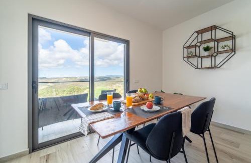 Espartal Apartment | A TARAMBOLA - Walking distance to Monte Clerigo and Amoreira beaches