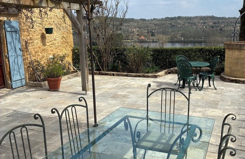 Cales Cottage | A touch of luxury in the heart of the Dordogne countryside.