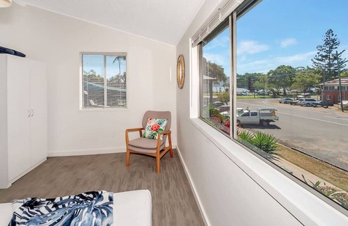 Cairns North Apartment | A Touch of the Bahamas on McKenzie MK3