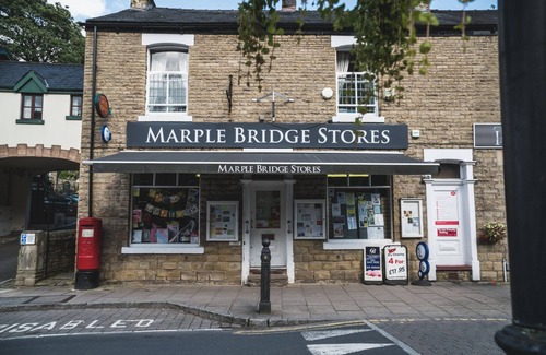 Stockport Apartment | A Town House in the hub of Marple Bridge