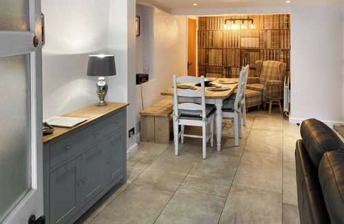 Portinscale Cottage | A traditional Lakeland cottage situated in the heart of Portinscale village.