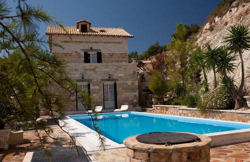 Spanokhorion Villa | A traditional style villa with spectacular view
